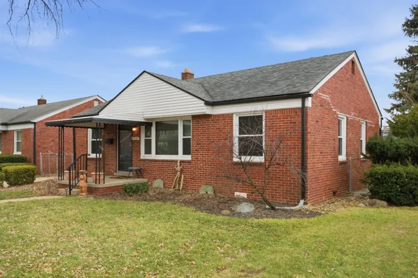 $179,900 | 7324 McKinley, Center Line, MI 48015