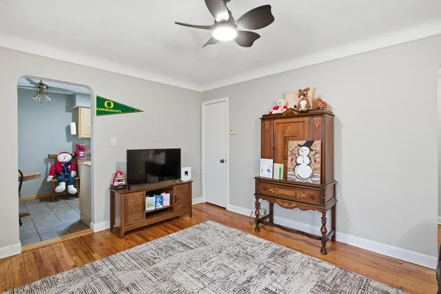 $189,900 | 7324 McKinley, Center Line, MI 48015