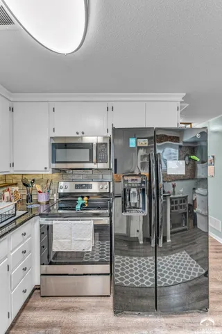 $618,000 | 15339 Lake Road 2, Gardner, KS 66030