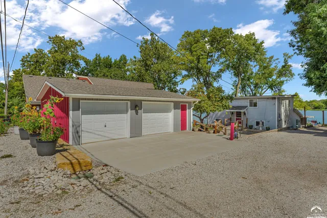 $618,000 | 15339 Lake Road 2, Gardner, KS 66030