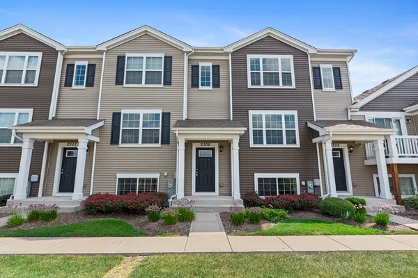 $2,500 | 2305 Upland Road, Pingree Grove, IL 60140
