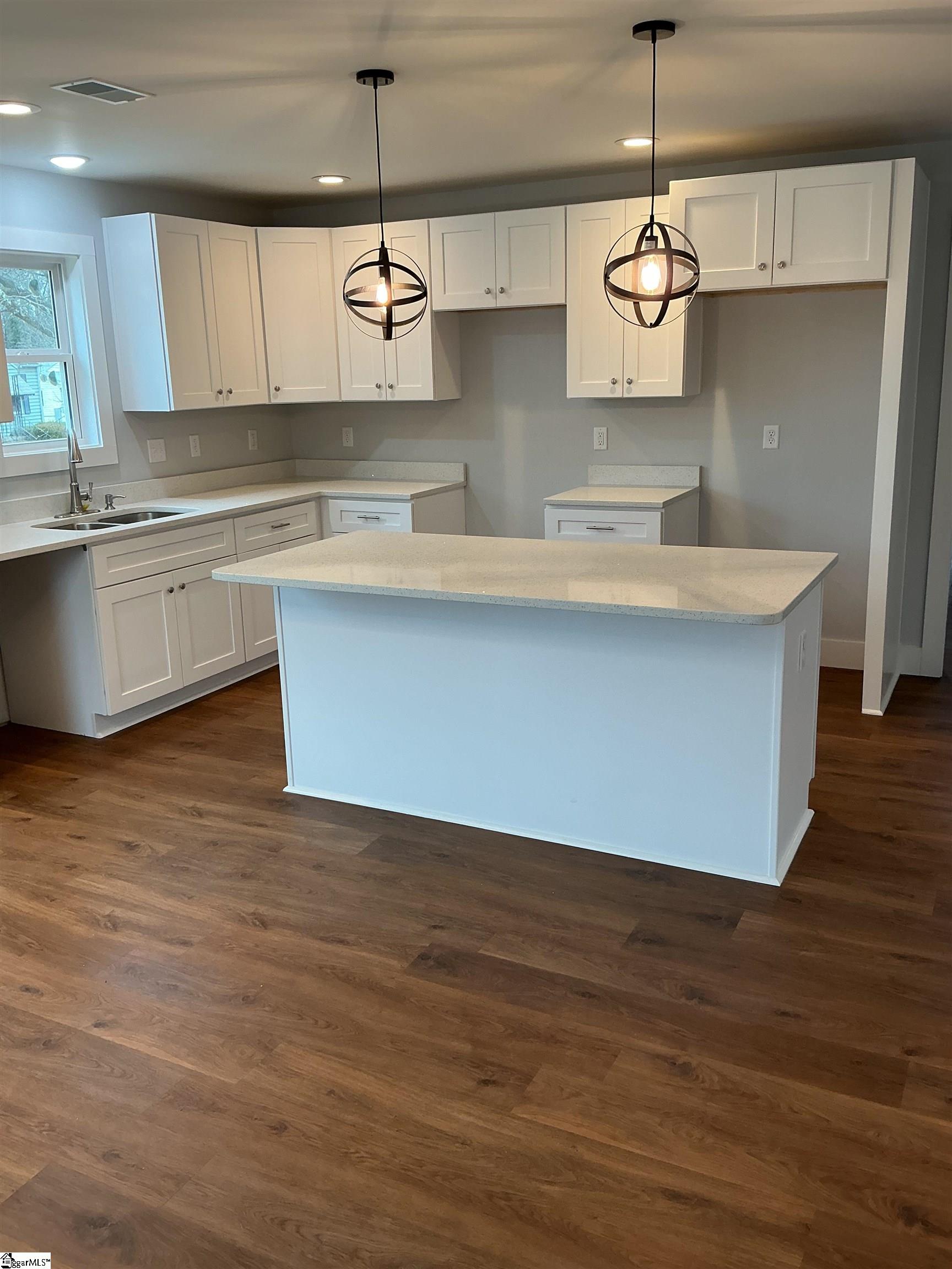 200 Broadus Street Greer, SC 29651 - Photo 6 of 27