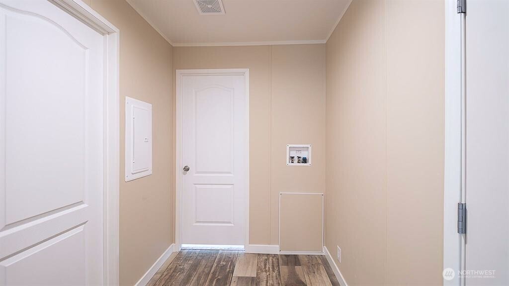 840 West 1st Street, Unit 29 Cheney, WA 99004 - Photo 17 of 20 a view of a bedroom from the hallway
