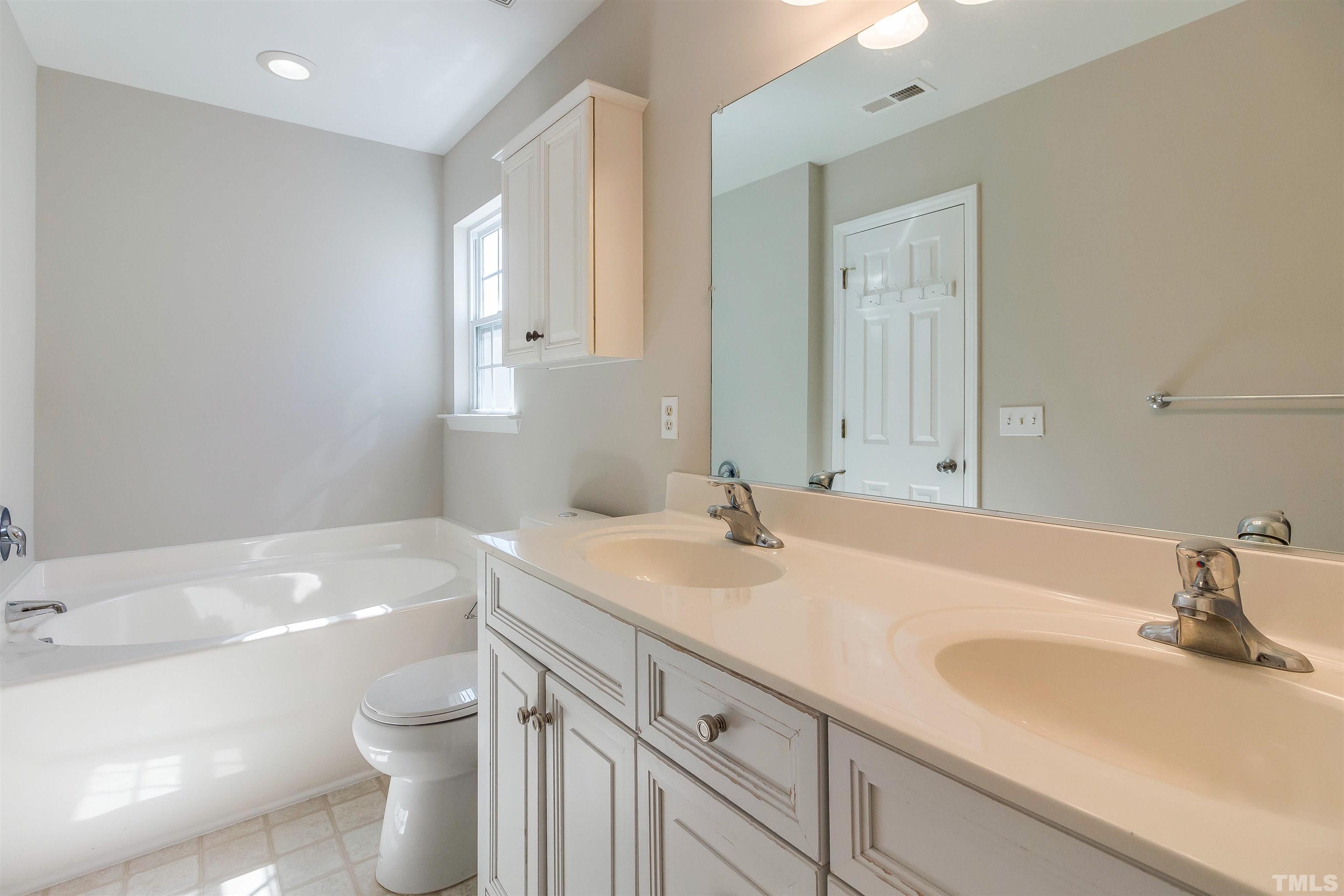 1525 Pebble Ridge Drive Raleigh, NC 27610 - Photo 8 of 26 Gallery Image 8