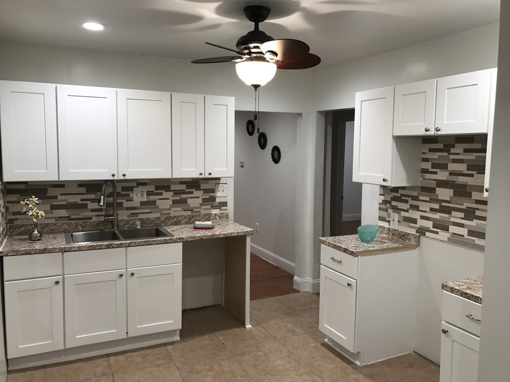 48 Thorndyke Street Springfield, MA 01118 - Photo 1 of 19 Gallery Image 1