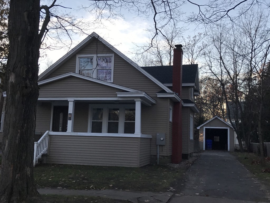 48 Thorndyke Street Springfield, MA 01118 - Photo 3 of 19 Gallery Image 3