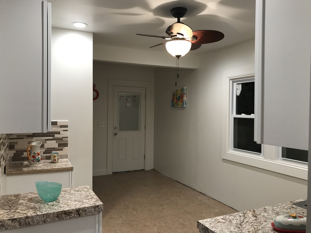 48 Thorndyke Street Springfield, MA 01118 - Photo 7 of 19 Gallery Image 7