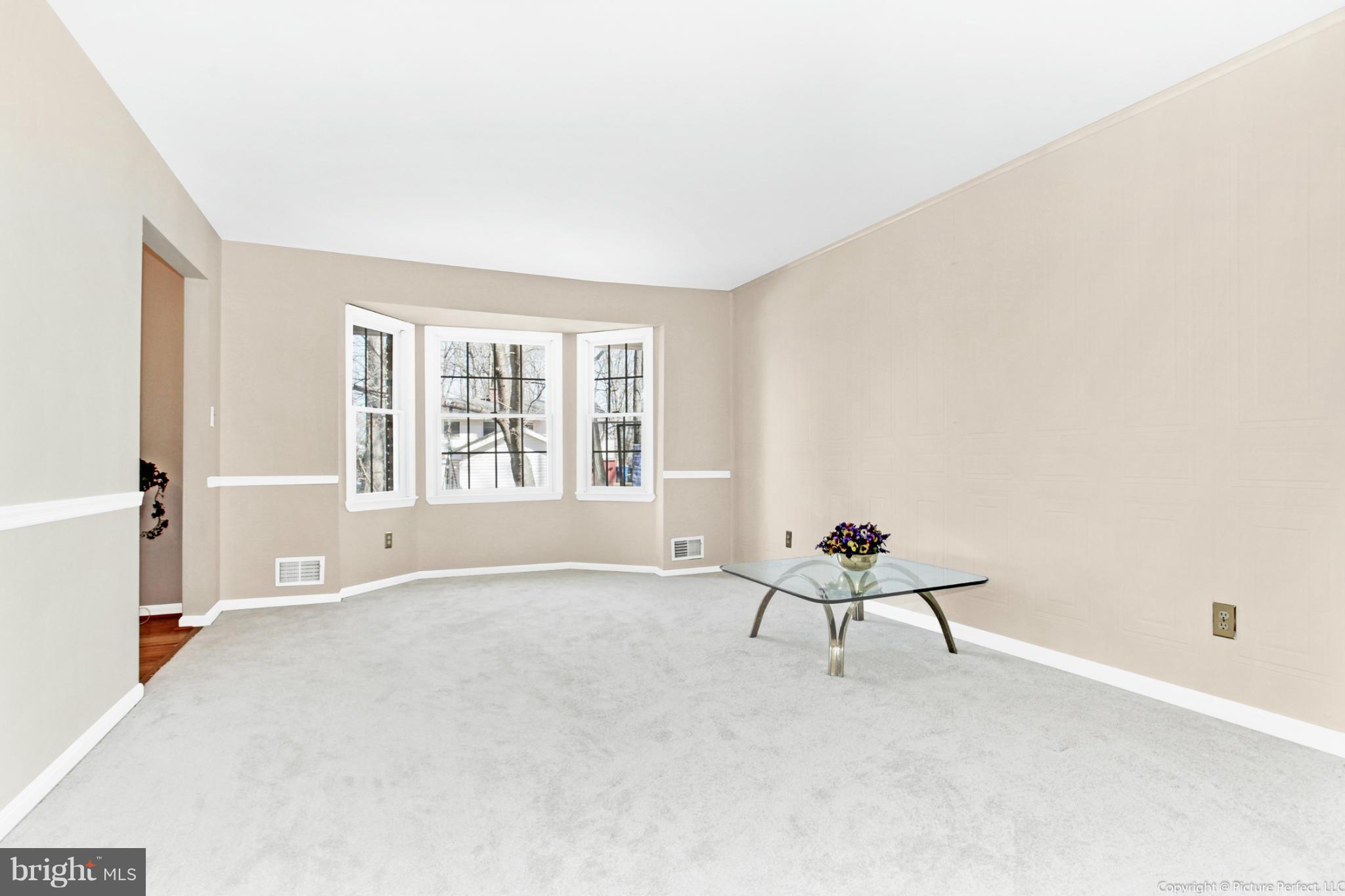 2417 Clydesdale Road Finksburg, MD 21048 - Photo 4 of 29 Living Room