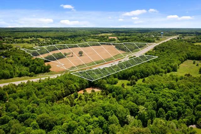 a view of a tennis court