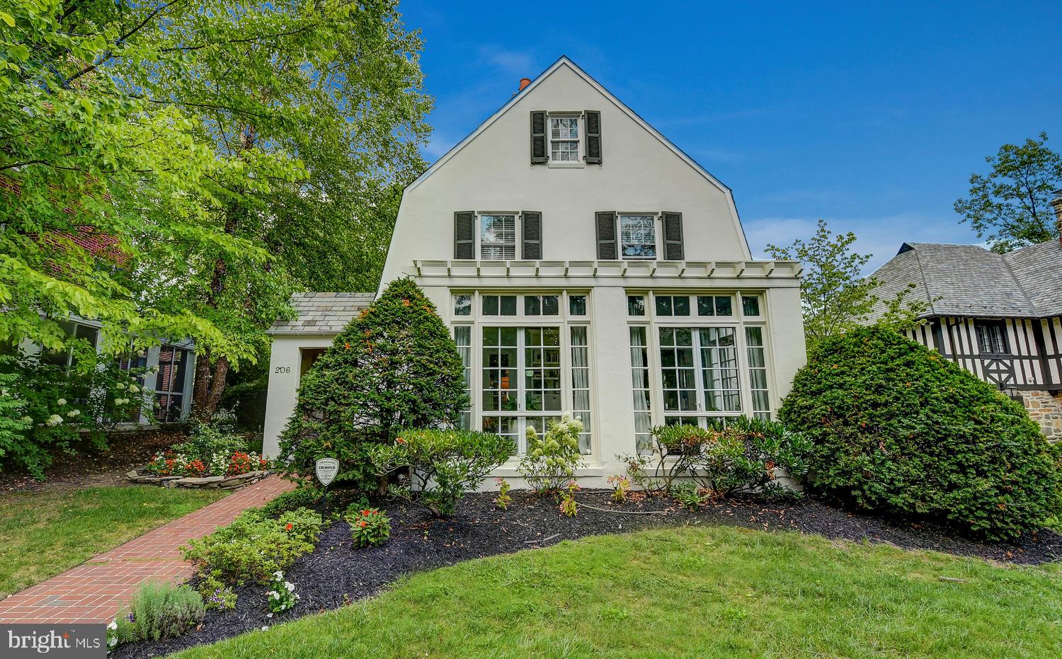 206 St Dunstans Road Baltimore, MD 21212 - Photo 2 of 51