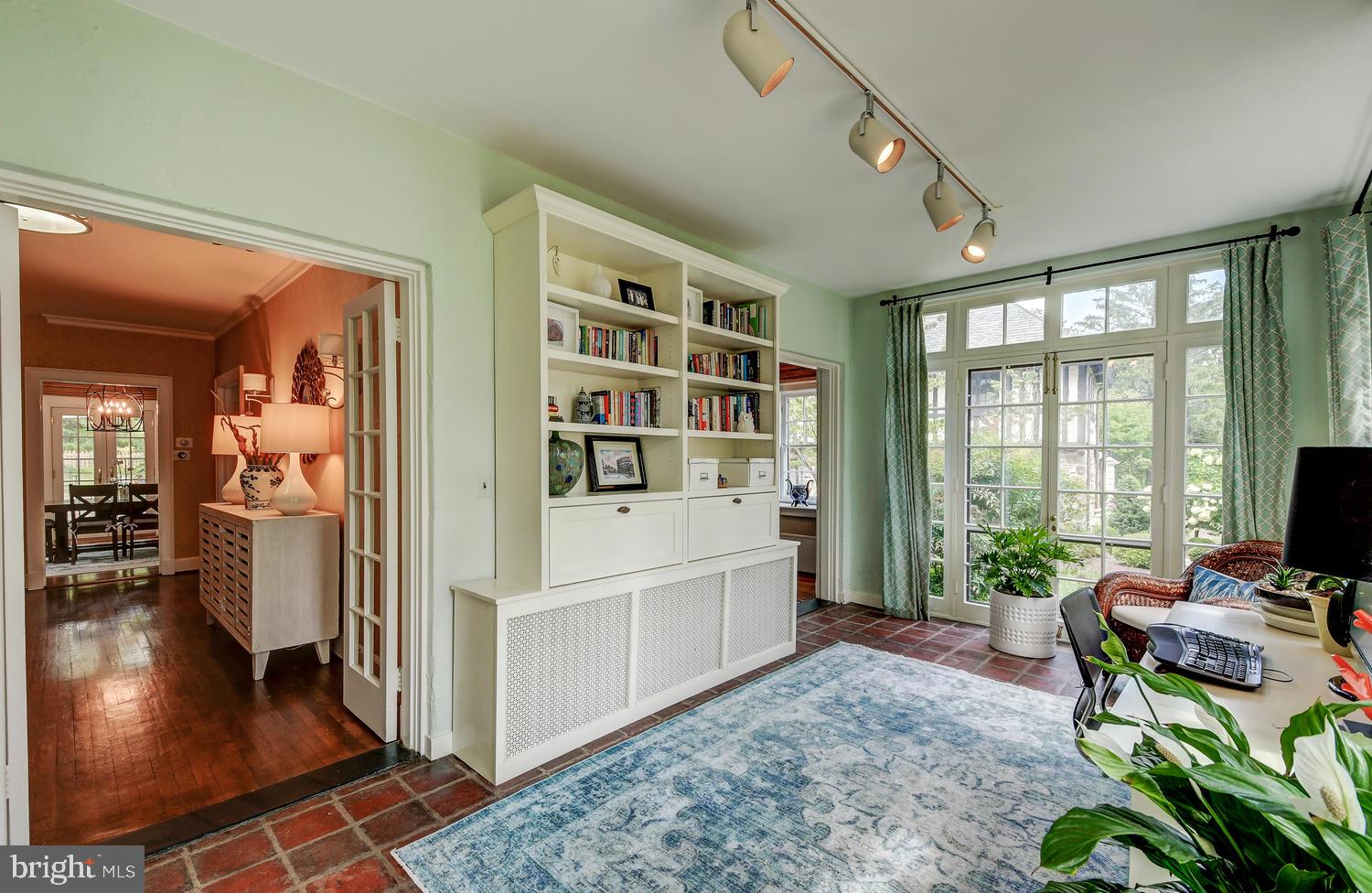 206 St Dunstans Road Baltimore, MD 21212 - Photo 12 of 51
