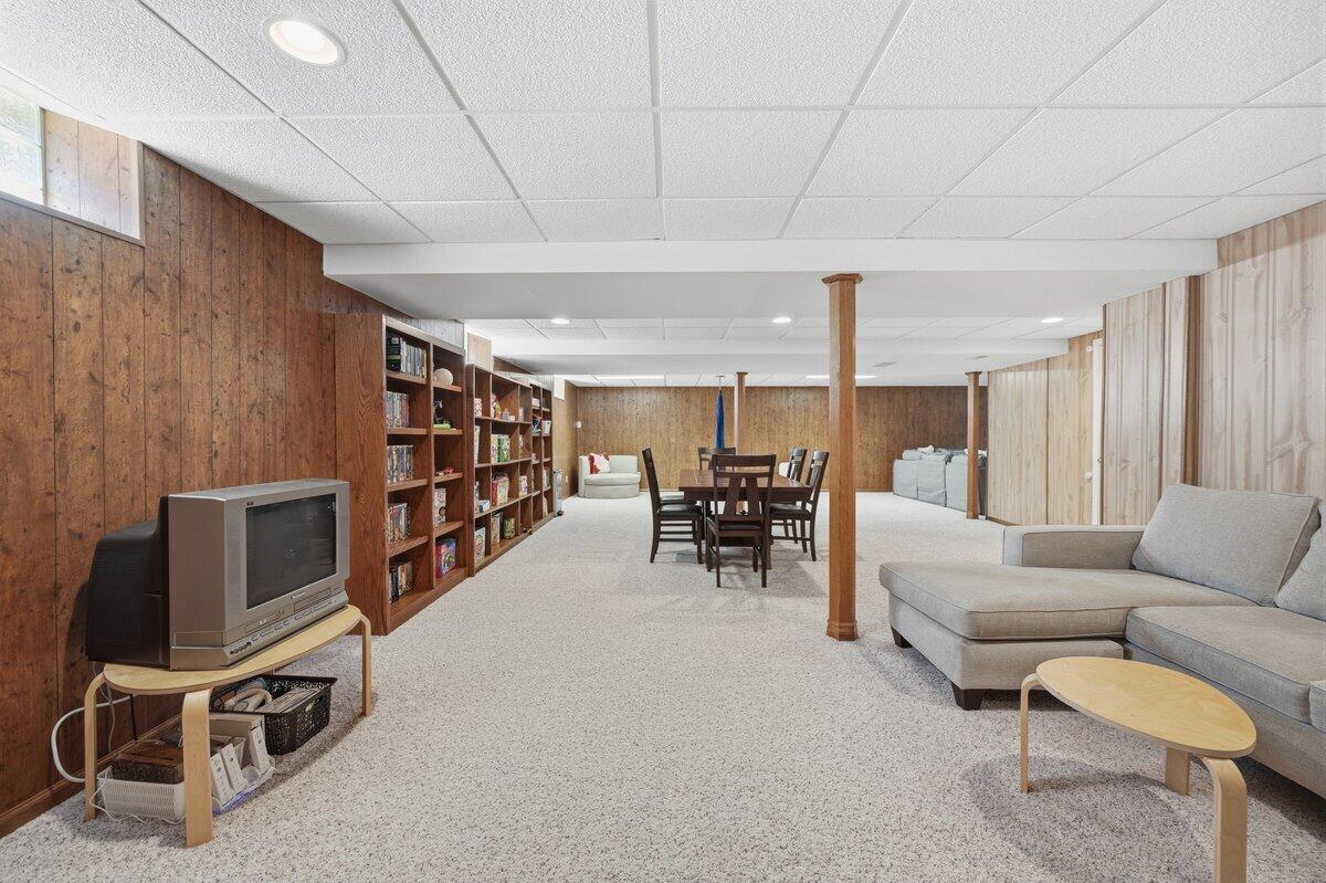 1804 Edith Way Crown Point, IN 46307 - Photo 31 of 50 1200x799