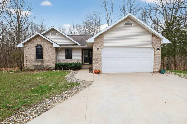 $574,000 | 3652 Sawyer Road, Sawyer, MI 49125