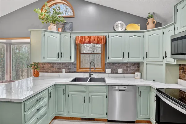 $574,000 | 3652 Sawyer Road, Sawyer, MI 49125