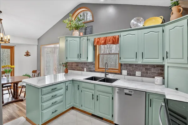 $574,000 | 3652 Sawyer Road, Sawyer, MI 49125