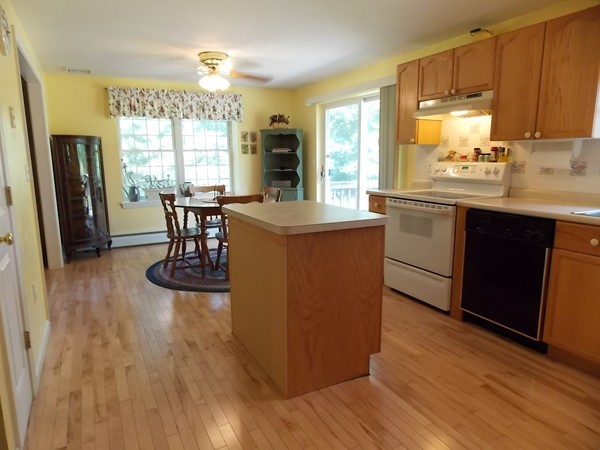 19 Round Road Lunenburg, MA 01462 - Photo 3 of 16