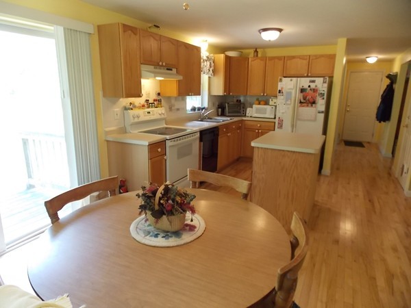 19 Round Road Lunenburg, MA 01462 - Photo 4 of 16