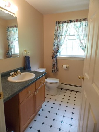 19 Round Road Lunenburg, MA 01462 - Photo 8 of 16