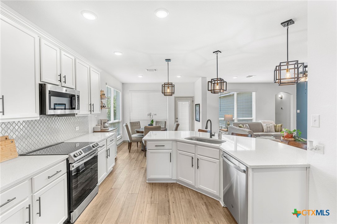 5221 Leaning Tree Temple, TX 76502 - Photo 7 of 37 Kitchen