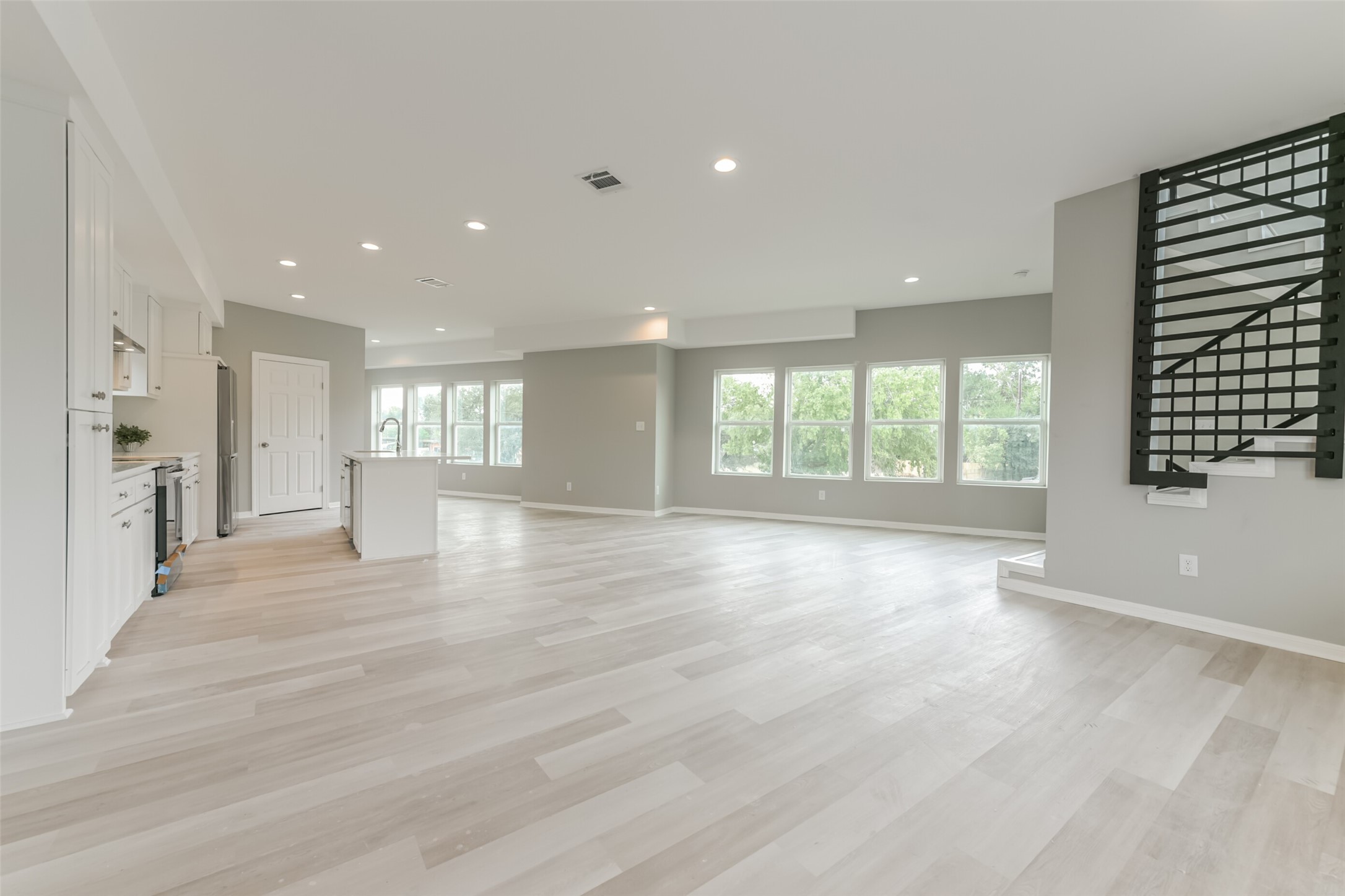 5302 Tarawa Road Houston, TX 77033 - Photo 20 of 35