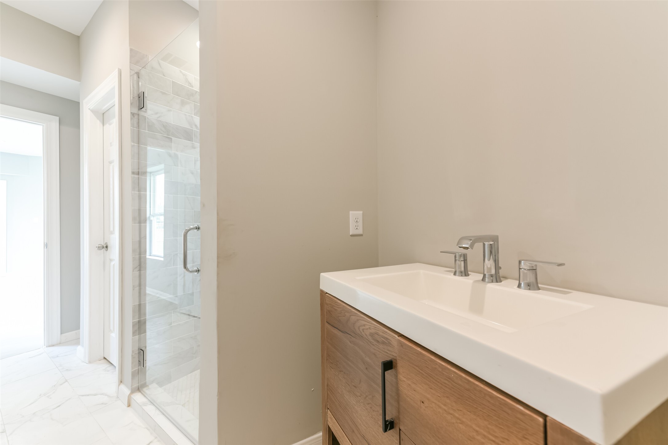 5302 Tarawa Road Houston, TX 77033 - Photo 10 of 35 Mirrors will be installed.