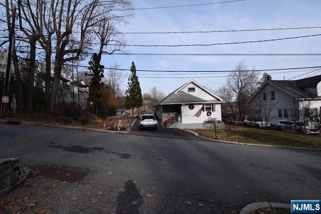 28 Adams Terrace Clifton, NJ 07013 - Photo 1 of 43