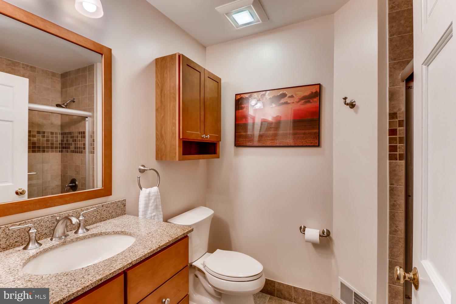 9527 Ridgeview Drive Columbia, MD 21046 - Photo 23 of 34 Bathroom