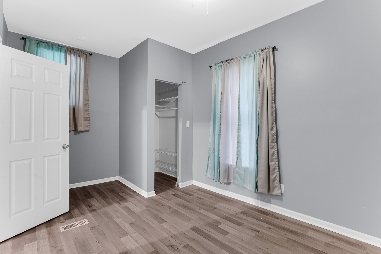 7012 South Sangamon Street Chicago, IL 60621 - Photo 3 of 8 Gallery Image 3