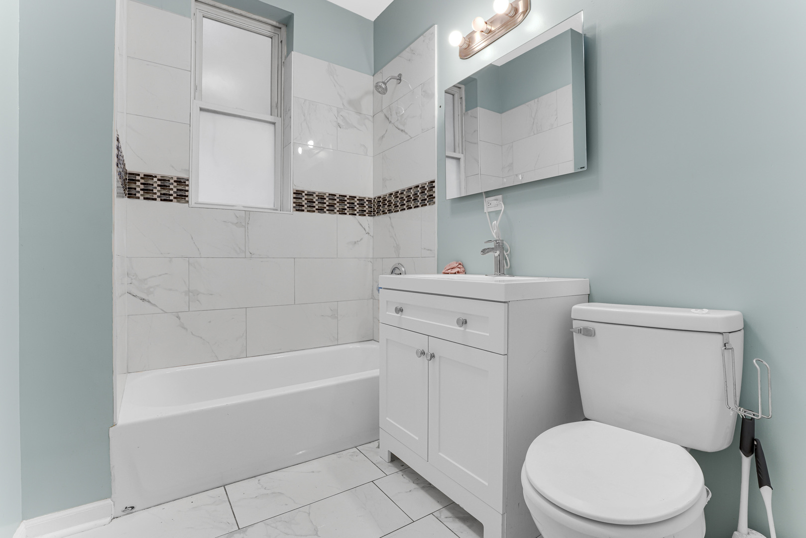 7012 South Sangamon Street Chicago, IL 60621 - Photo 7 of 8 Gallery Image 7