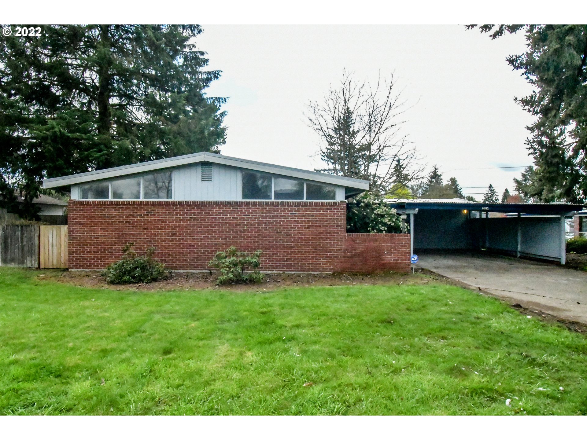 2114 Cal Young Road Eugene, OR 97401 - Photo 3 of 28 Gallery Image 3