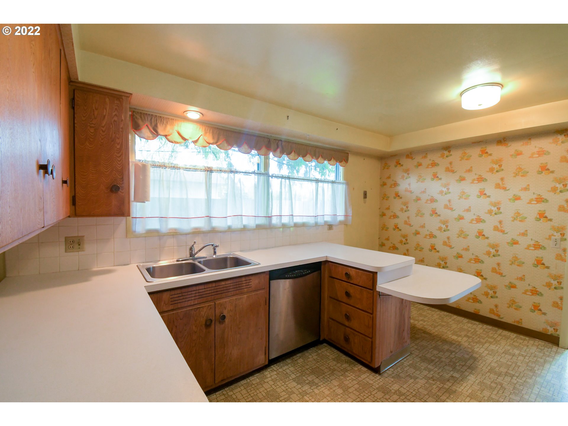 2114 Cal Young Road Eugene, OR 97401 - Photo 10 of 28 Gallery Image 10