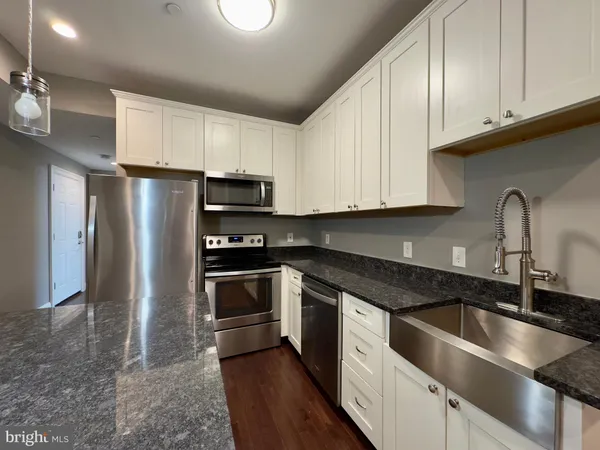 $1,350 | 208 East Redwood Street, Unit 1C, Baltimore, MD 21202