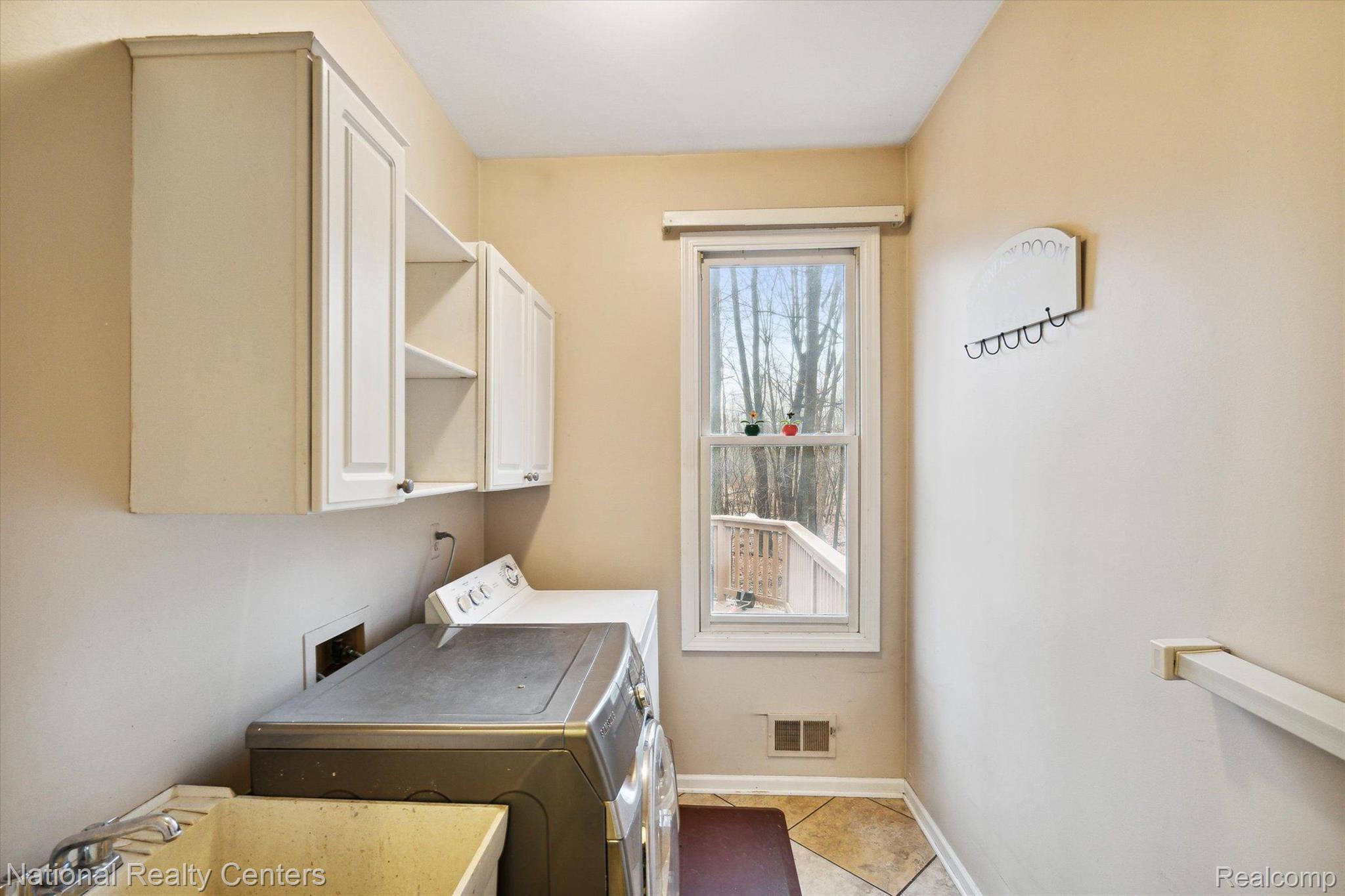 3358 Roseglade Rochester, MI 48306 - Photo 53 of 65 Gallery Image 53