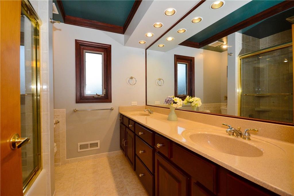 133 Adele Road Pittsburgh, PA 15237 - Photo 16 of 24