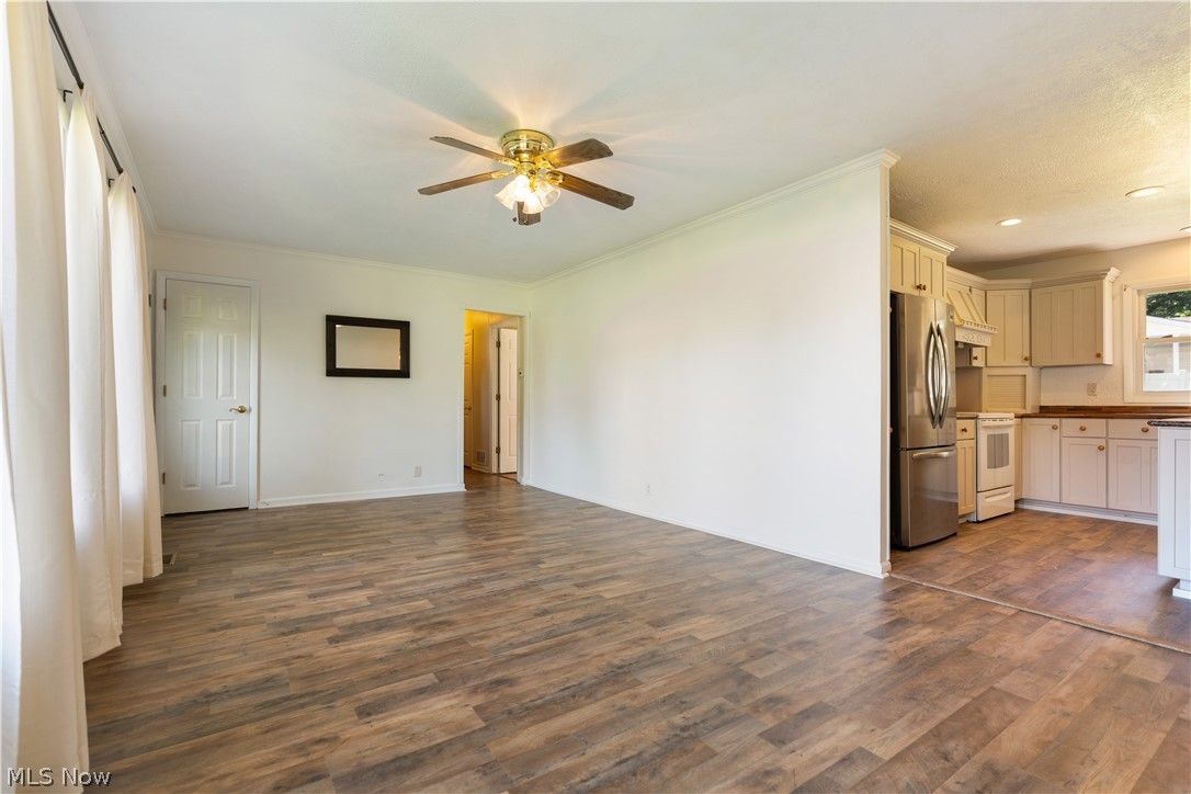 1566 Beechview Road Alliance, OH 44601 - Photo 2 of 33 Gallery Image 2