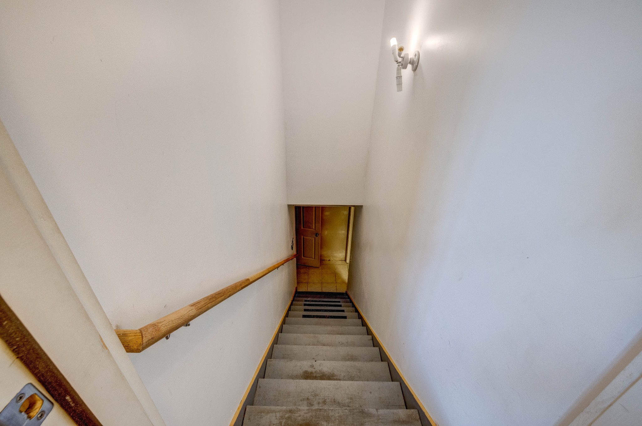 582 Cedar Grove Road Lebanon, TN 37087 - Photo 33 of 47 a view of a hallway with wooden floor