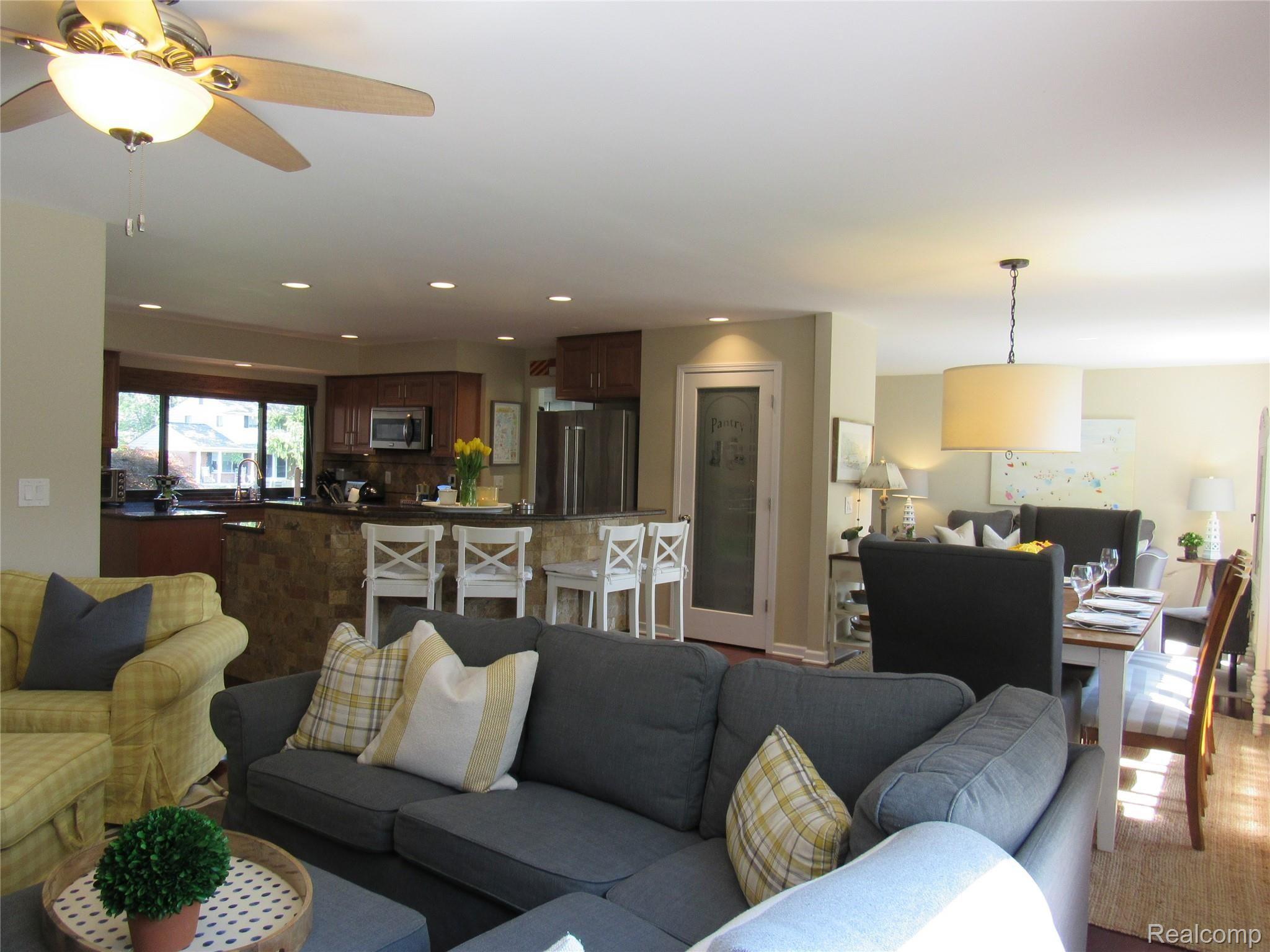 36228 Smithfield Road Farmington, MI 48335 - Photo 12 of 67 IMG_1094.JPG