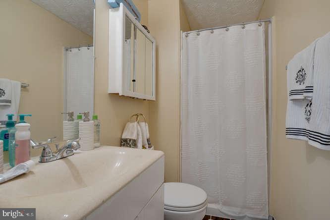 1407 Farmcrest Way Silver Spring, MD 20905 - Photo 21 of 32 Gallery Image 21