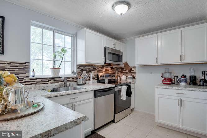 1407 Farmcrest Way Silver Spring, MD 20905 - Photo 9 of 32 Gallery Image 9