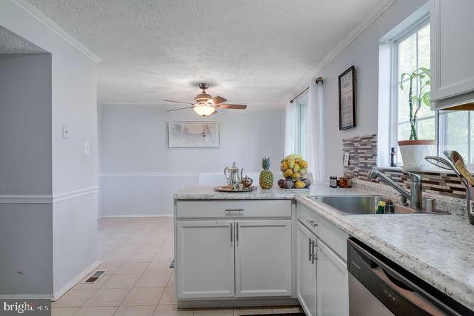 1407 Farmcrest Way Silver Spring, MD 20905 - Photo 10 of 32 Gallery Image 10