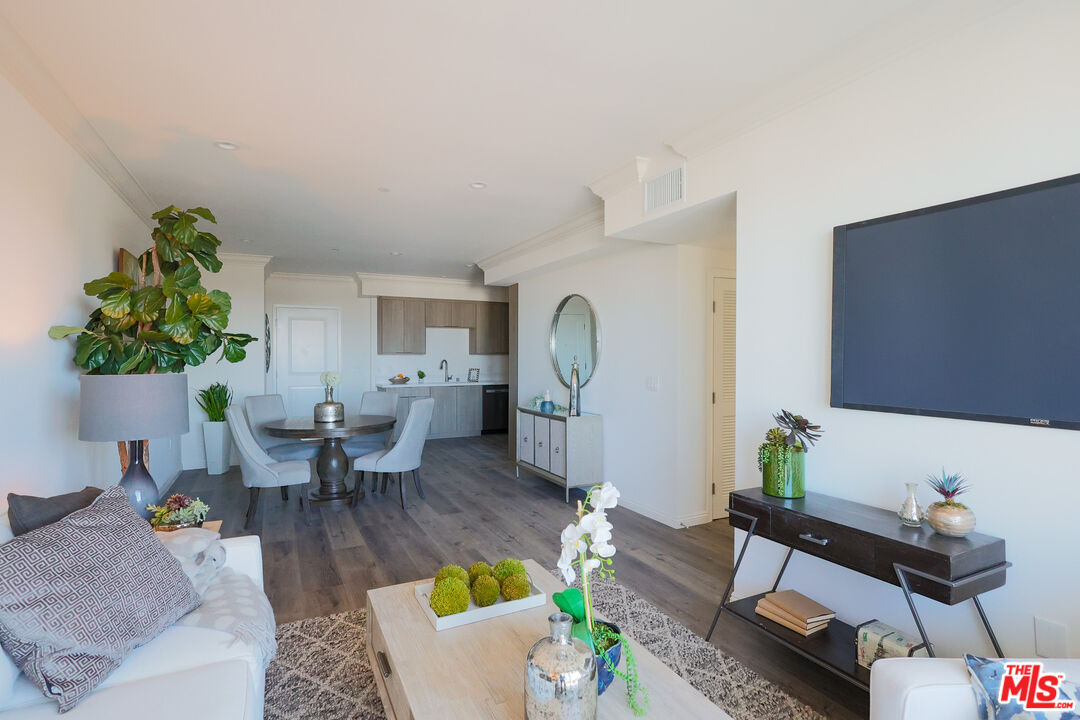 10132 Commerce Avenue Tujunga, CA 91042 - Photo 12 of 38