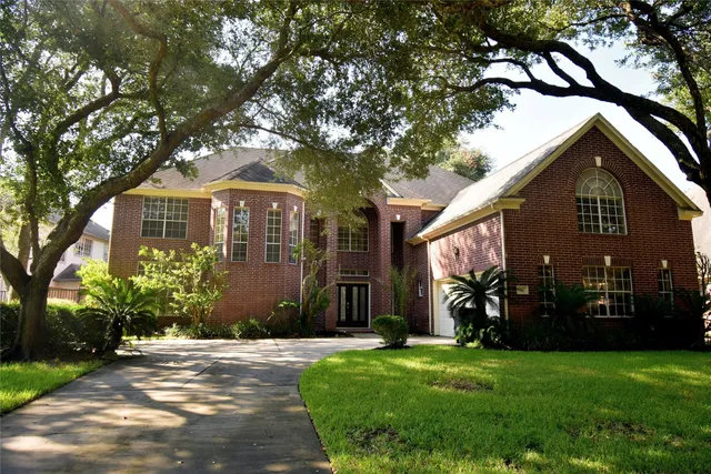 $650,000 | 16 Treverstone Court, Sugar Land, TX 77479