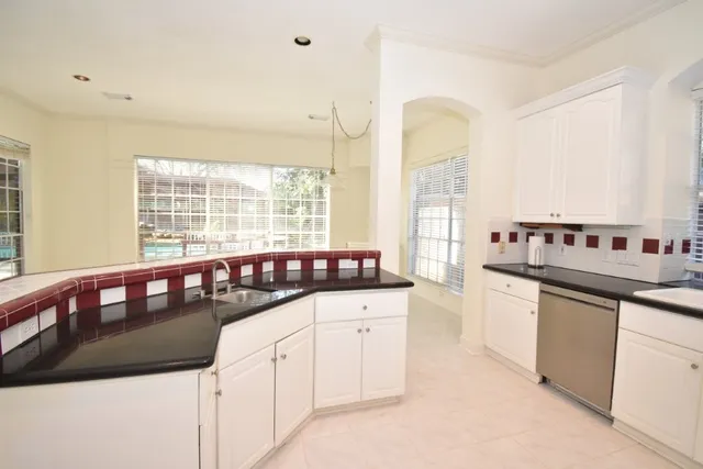 $650,000 | 16 Treverstone Court, Sugar Land, TX 77479