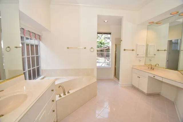 $650,000 | 16 Treverstone Court, Sugar Land, TX 77479