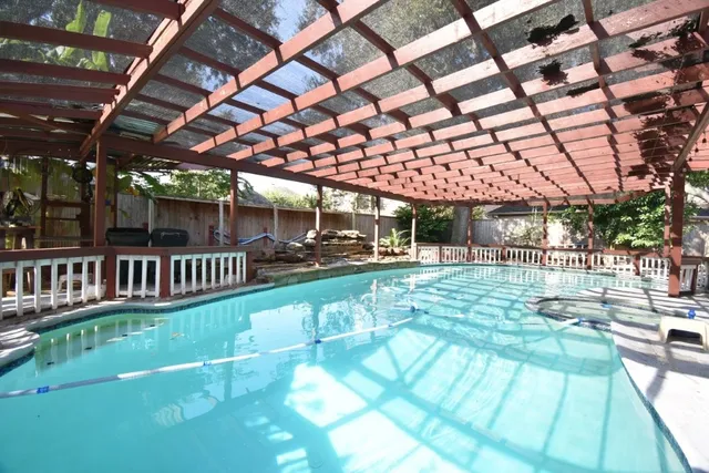 $650,000 | 16 Treverstone Court, Sugar Land, TX 77479