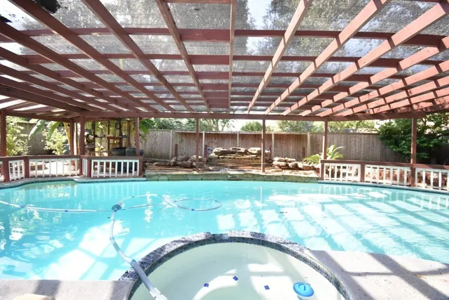 $650,000 | 16 Treverstone Court, Sugar Land, TX 77479