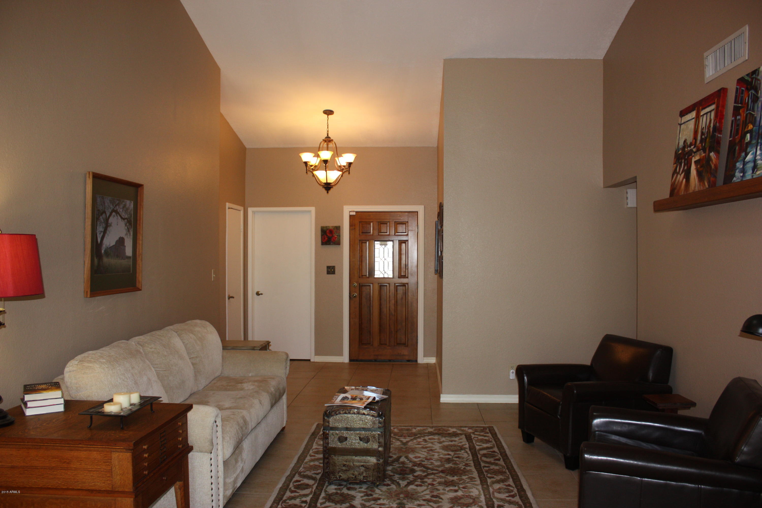 920 East Grandview Road Phoenix, AZ 85022 - Photo 2 of 30 Living Room