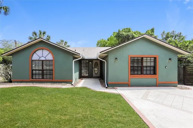 $2,335 | 231 Lago Vista Street, DeBary, FL 32713