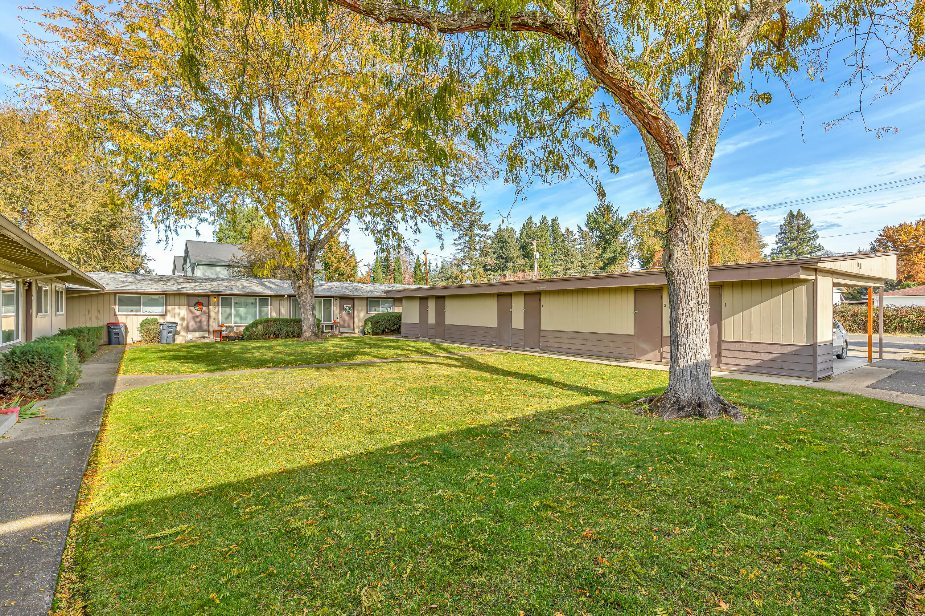 3101 Bursell Road Medford, OR 97501 - Photo 4 of 22 9R9A1145