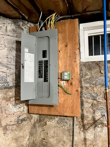 $369,900 | 141 Greenfield Street, Hartford, CT 06112